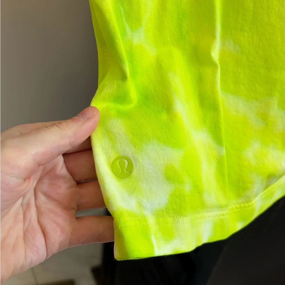 Lululemon Top - Picture 2 of 5